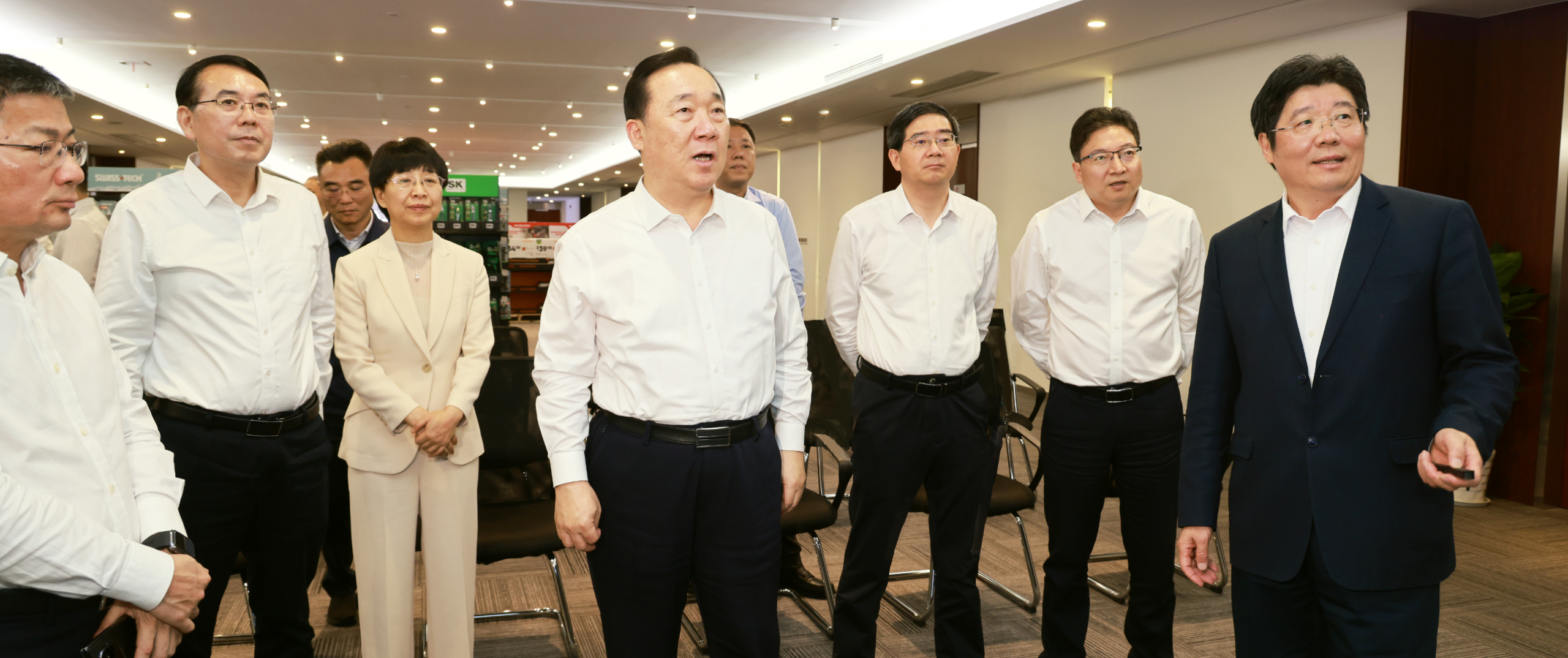 省委书记王浩一行莅临wepoker德州调研